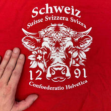 Lade das Bild in den Galerie-Viewer, Kuh auf rotem Produkt ohne Matterhorn ca. 20cm breit