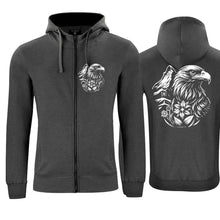 Lade das Bild in den Galerie-Viewer, Kapuzenjacke mit Steinadler und dem Matterhorn, Anthrazit, Brust und Rücken
