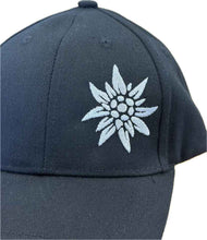 Carica l'immagine nel visualizzatore di Gallery, Flexfit® Flat Peak Cap