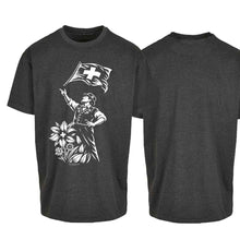 Lade das Bild in den Galerie-Viewer, Oversize T-Shirt Fahnenschwinger, Graumeliert, Brust gross