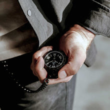 Lade das Bild in den Galerie-Viewer, Taschenuhr mit Ankerkette