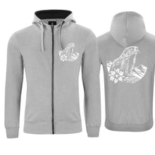 Lade das Bild in den Galerie-Viewer, Kapuzenjacke mit Alpen-Murmeltier, Hellgrau, Brust klein & Rücken gross