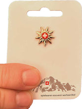 Lade das Bild in den Galerie-Viewer, Pin Edelweiss mit Schweizerkreuz