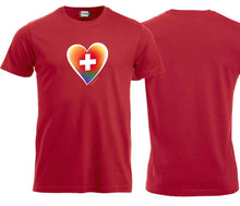 Lade das Bild in den Galerie-Viewer, T-Shirt in Rot mit einem farbigen (Regenbogen) Herz
