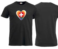 Lade das Bild in den Galerie-Viewer, T-Shirt in Schwarz und einem farbigen (Regenbogen) Herz mit Schweizerkreuz.