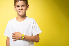 Lade das Bild in den Galerie-Viewer, Folklore Uhren für Kinder Gelb