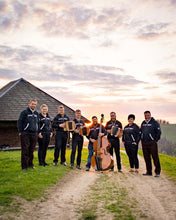 Lade das Bild in den Galerie-Viewer, Landjäger Edelweiss Hoodie Schwarz.