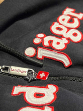 Lade das Bild in den Galerie-Viewer, Aufgenähter Schriftzug