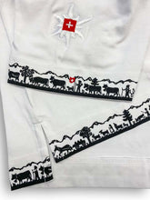 Lade das Bild in den Galerie-Viewer, Scherenschnitt T-Shirt Weiss.