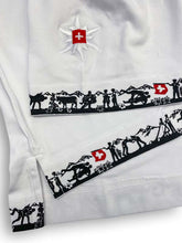 Lade das Bild in den Galerie-Viewer, Scherenschnitt T-Shirt Weiss.