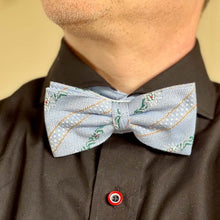 Lade das Bild in den Galerie-Viewer, Edelweiss fliege Blau mit Hemd