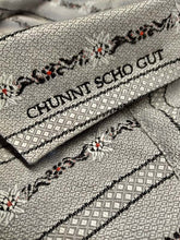 Lade das Bild in den Galerie-Viewer, Edelweisshemd personalisiert