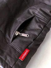 Charger l'image dans la galerie, Aussentasche mit Reissverschluss