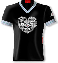 Lade das Bild in den Galerie-Viewer, T-Shirt Schwarz V-Ausschnitt Blau mit Alpenherz