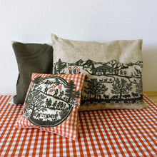 Load image into Gallery viewer, ARVEN-KISSEN MINI Vichy rot Scherenschnitt by Esther Gerber

