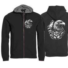 Lade das Bild in den Galerie-Viewer, Kapuzenjacke mit Steinadler und dem Matterhorn, Schwarz, Brust und Rücken
