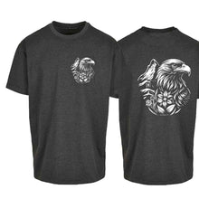 Carica l&#39;immagine nel visualizzatore di Gallery, Oversize T-Shirt Steinadler mit Matterhorn, Grau, Brust klein &amp; Rücken gross
