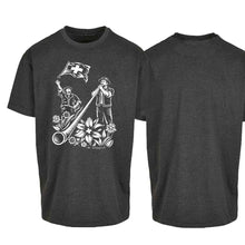 Charger l'image dans la galerie, Oversize T-Shirt Alphorn &amp; Fahnenschwinger, Grau, Brust gross
