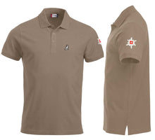 Load image into Gallery viewer, Polo Caffe Latte mit Logo und Edelweiss
