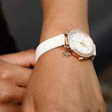 Load image into Gallery viewer, Trauffer Uhr Charms Rosegold
