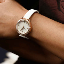 Load image into Gallery viewer, Trauffer Uhr Charms Rosegold
