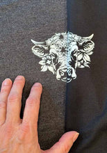Carica l&#39;immagine nel visualizzatore di Gallery, Maglietta oversize Hérens cow
