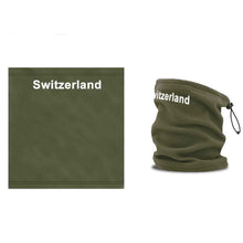 Carica l&#39;immagine nel visualizzatore di Gallery, Halswärmer / Nackenwärmer in Olive, Text Switzerland
