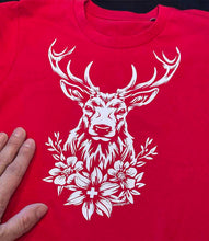 Lade das Bild in den Galerie-Viewer, Hirsch gross auf Brust (Kinder Shirt)
