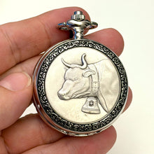 Lade das Bild in den Galerie-Viewer, Taschenuhr "Kuh" mit Kette P-28, Swiss Made
