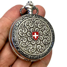 Lade das Bild in den Galerie-Viewer, Taschenuhr "Wappen" mit Kette P-01, Swiss Made
