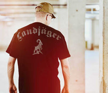 Lade das Bild in den Galerie-Viewer, Oversize T-Shirts mit personalisiertem Text
