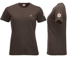 Charger l&#39;image dans la galerie, Premium T-Shirt Women Dunkelmocca, mit Edelweiss ärmel und Logo
