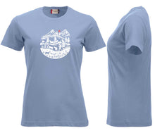 Load image into Gallery viewer, Premium T-Shirt Women Hellblau, Scherenschnitt Alpenleben
