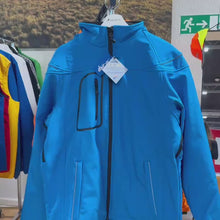 Load and play video in Gallery viewer, Men's Winter Softshell Jacket, Interlock
