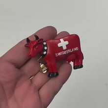 Carica e avvia il video nel visualizzatore di galleria, Magnet Kuh mit Schweizerkreuz
