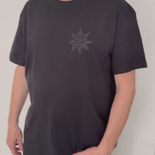 Load and play video in Gallery viewer, Oversize t-Shirt Edelweiss, Unisex
