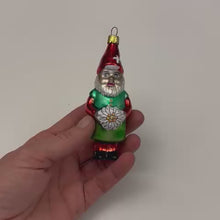 Load and play video in Gallery viewer, Weihnachts &quot;Kugel&quot; Zwerg mit CH Kreuz
