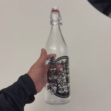 Laden und Abspielen von Videos im Galerie-Viewer, Glasflasche 1L Swiss Tradition
