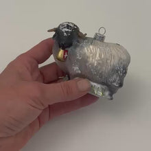 Load and play video in Gallery viewer, Weihnachts &quot;Kugel&quot; Schwarznasenschaf
