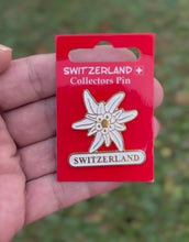 Carica e avvia il video nel visualizzatore di galleria, Distintivo Edelweiss / Svizzera
