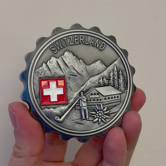 Grosser Magnet Switzerland mit Flaschenöffnerfunktion