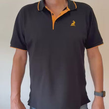 Laden und Abspielen von Videos im Galerie-Viewer, Landjäger Poloshirt mit Kontraststreifen
