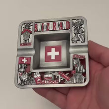 Carica e avvia il video nel visualizzatore di galleria, Posacenere Swissness quadrato
